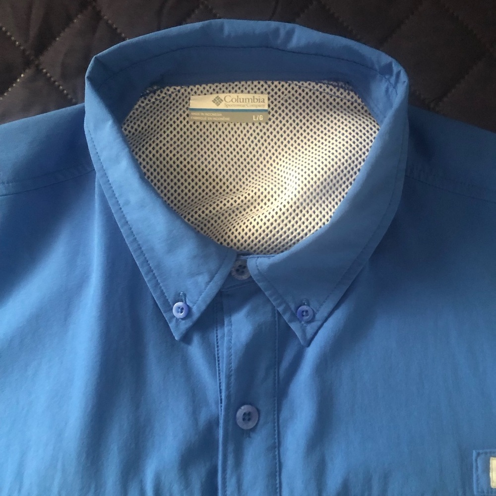 Columbia Men's Bright Blue Button-Down Casual Shirt